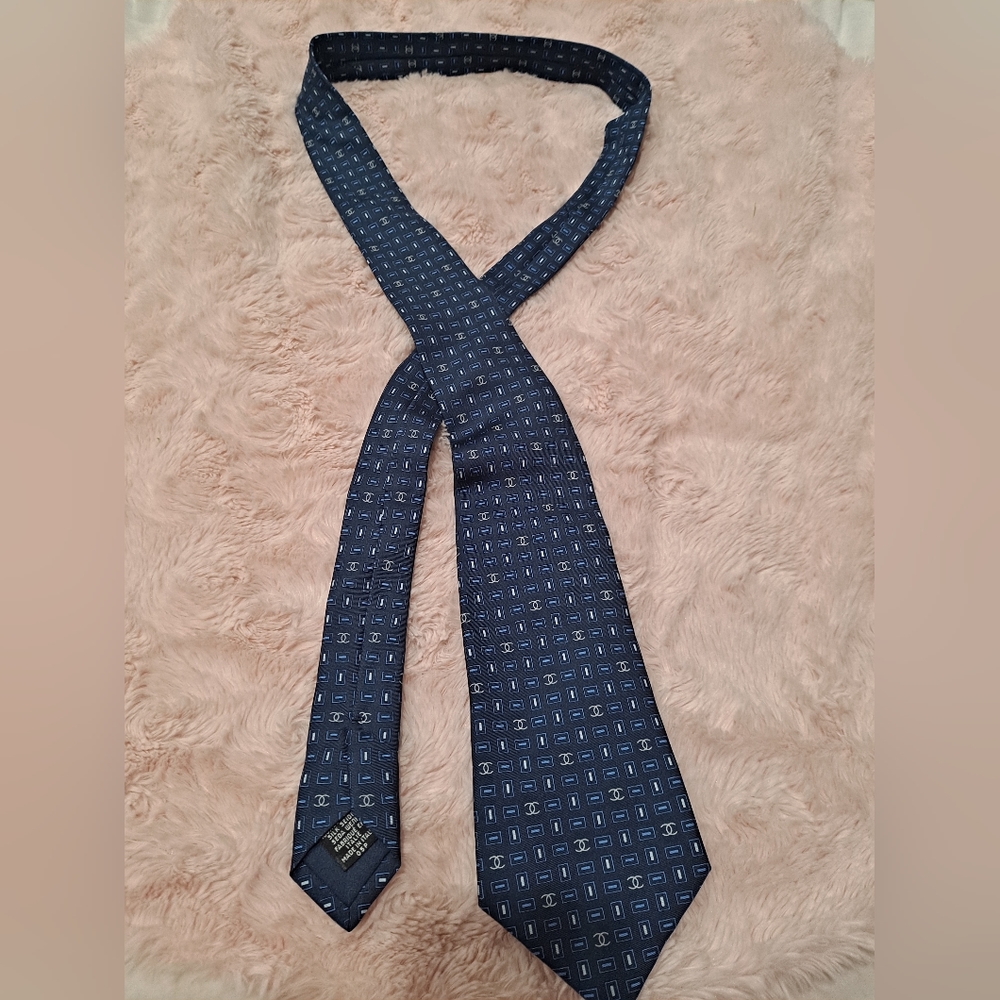 chanel silk tie